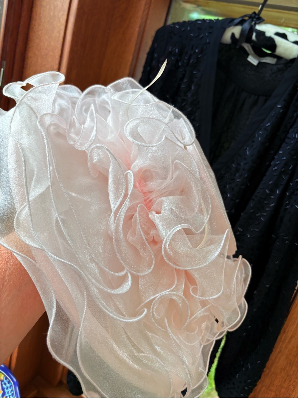 Vintage Sheer Ruffle Organza Fascinator Hat in Pale Pink Feathers Amazing - Picture 2 of 13